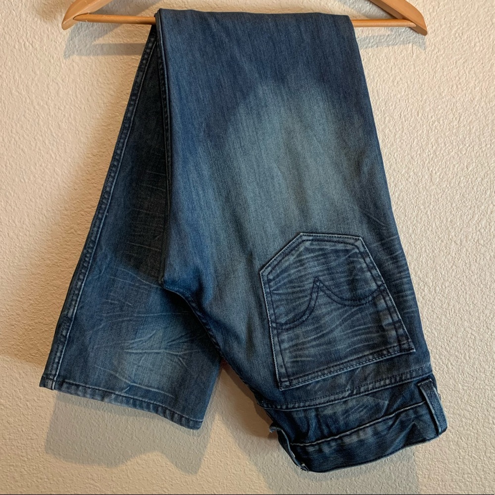 Levi’s 599 Jeans
